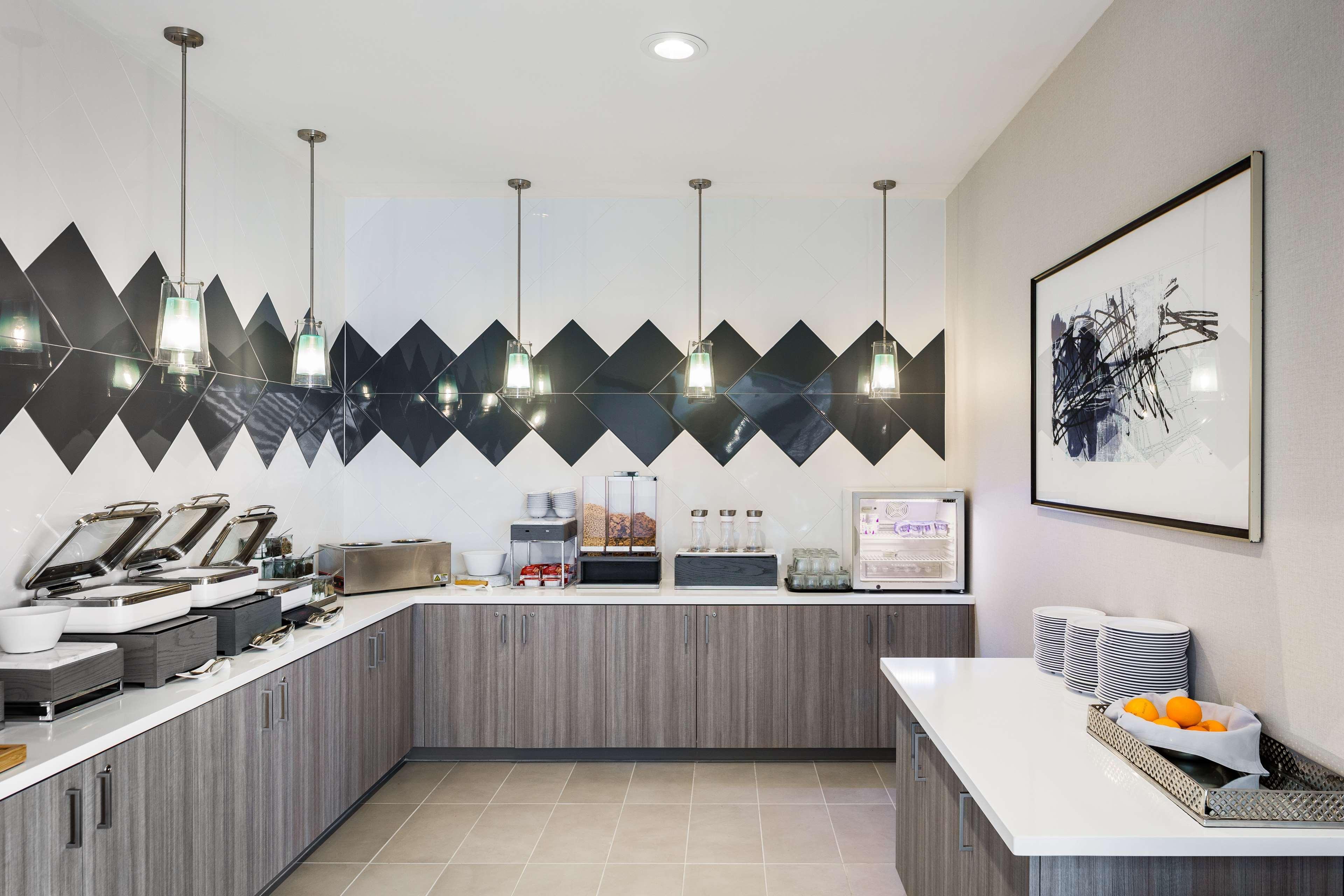 Best Western Premier Hotel at Fisher's Landing Vancouver Exterior foto