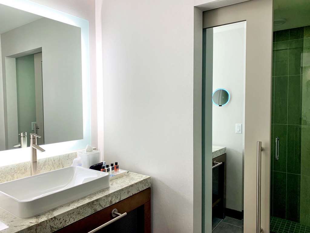 Best Western Premier Hotel at Fisher's Landing Vancouver Zimmer foto